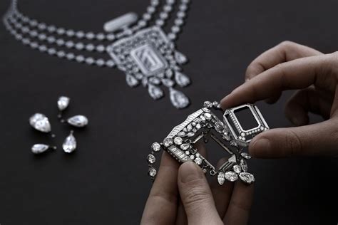 Chanel: a Milano la sua prima boutique per orologeria .